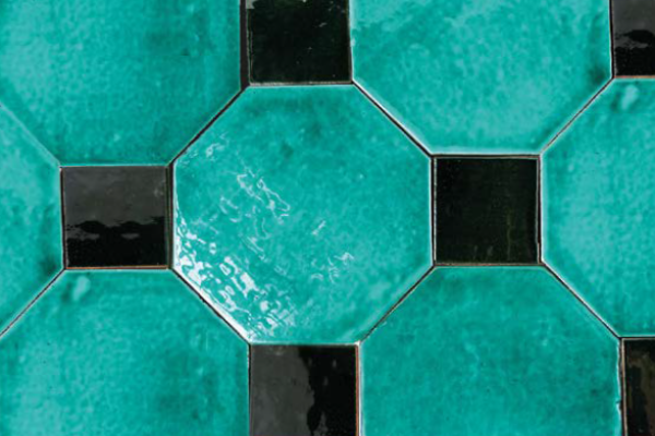 E18